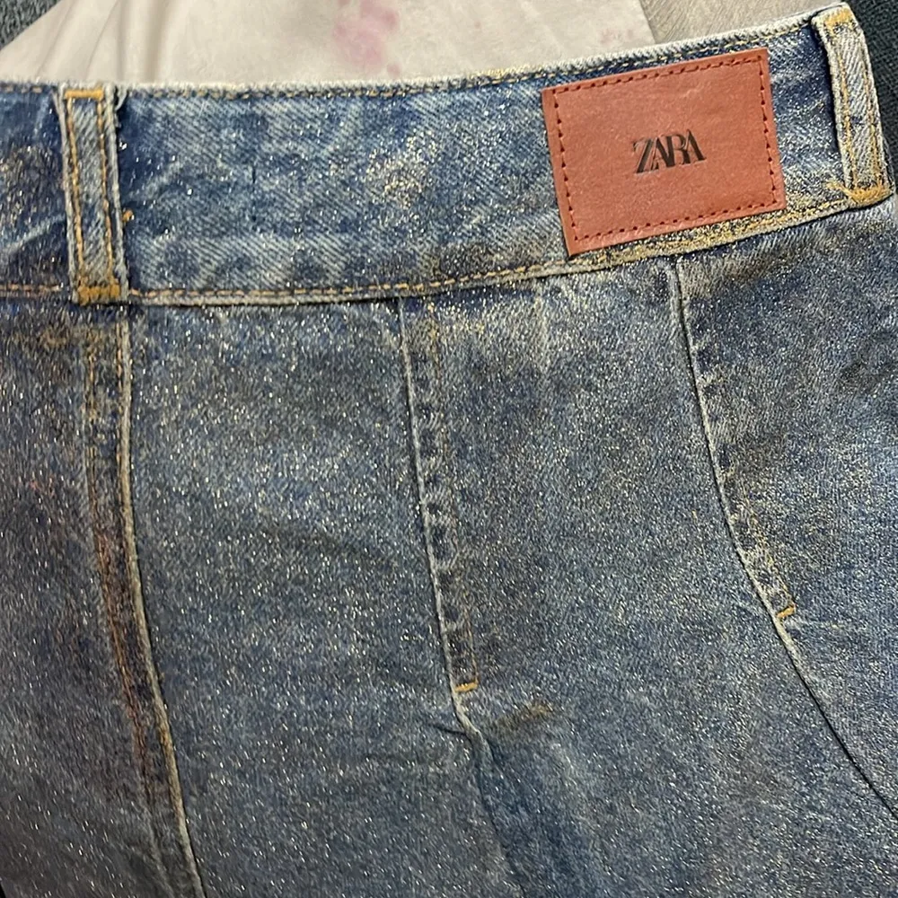 ZARA Pleated Jean Skirt with Gold Shimmer size small - Image 6