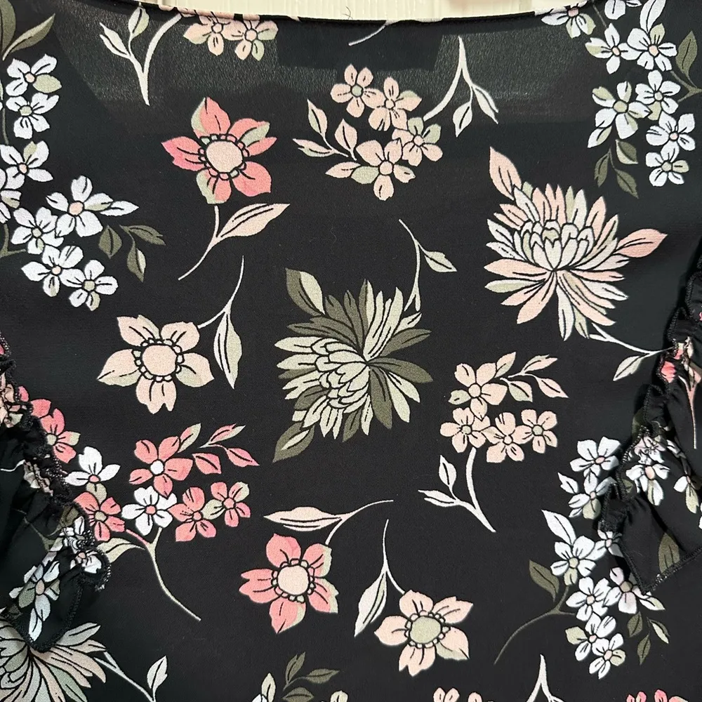 Libby Edelman ruffle sleeve crew neck blouse black floral print size large - Image 5