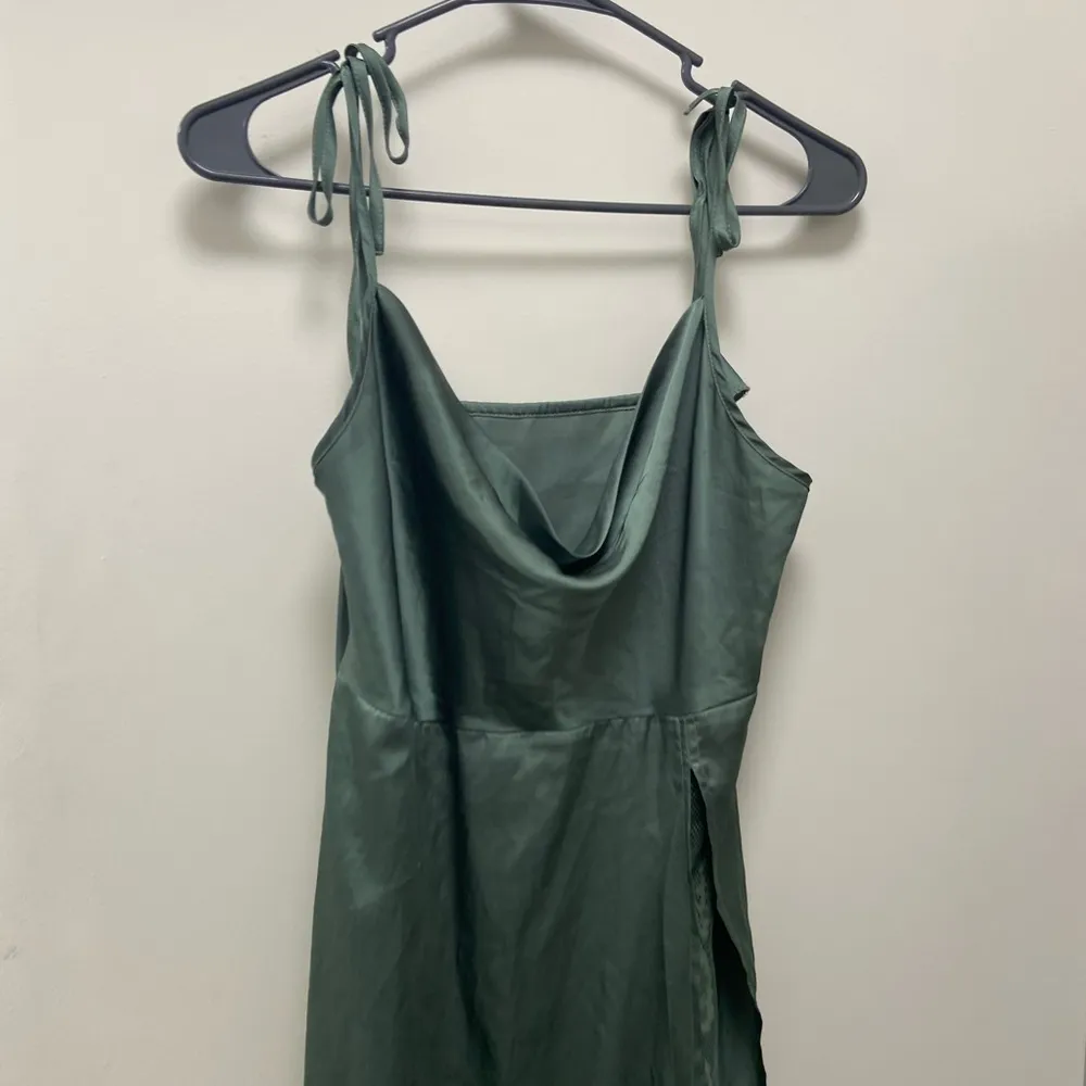 Cider green strap‎ slip dress with lace under skirt size medium cocktail - Image 2