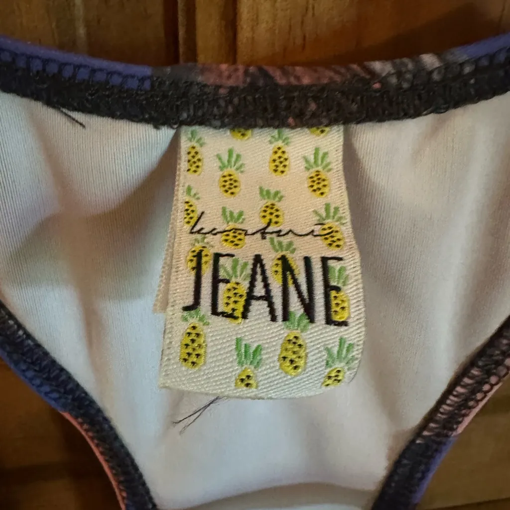 Kortni Jeane swimsuit top! Blue Hawaiian floral racer back top womens size small - Image 2