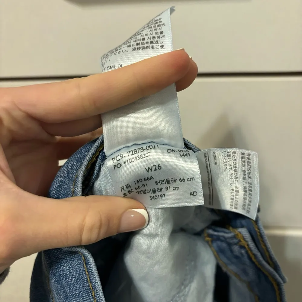 Levi’s High Rise Shorts Blue - Image 6