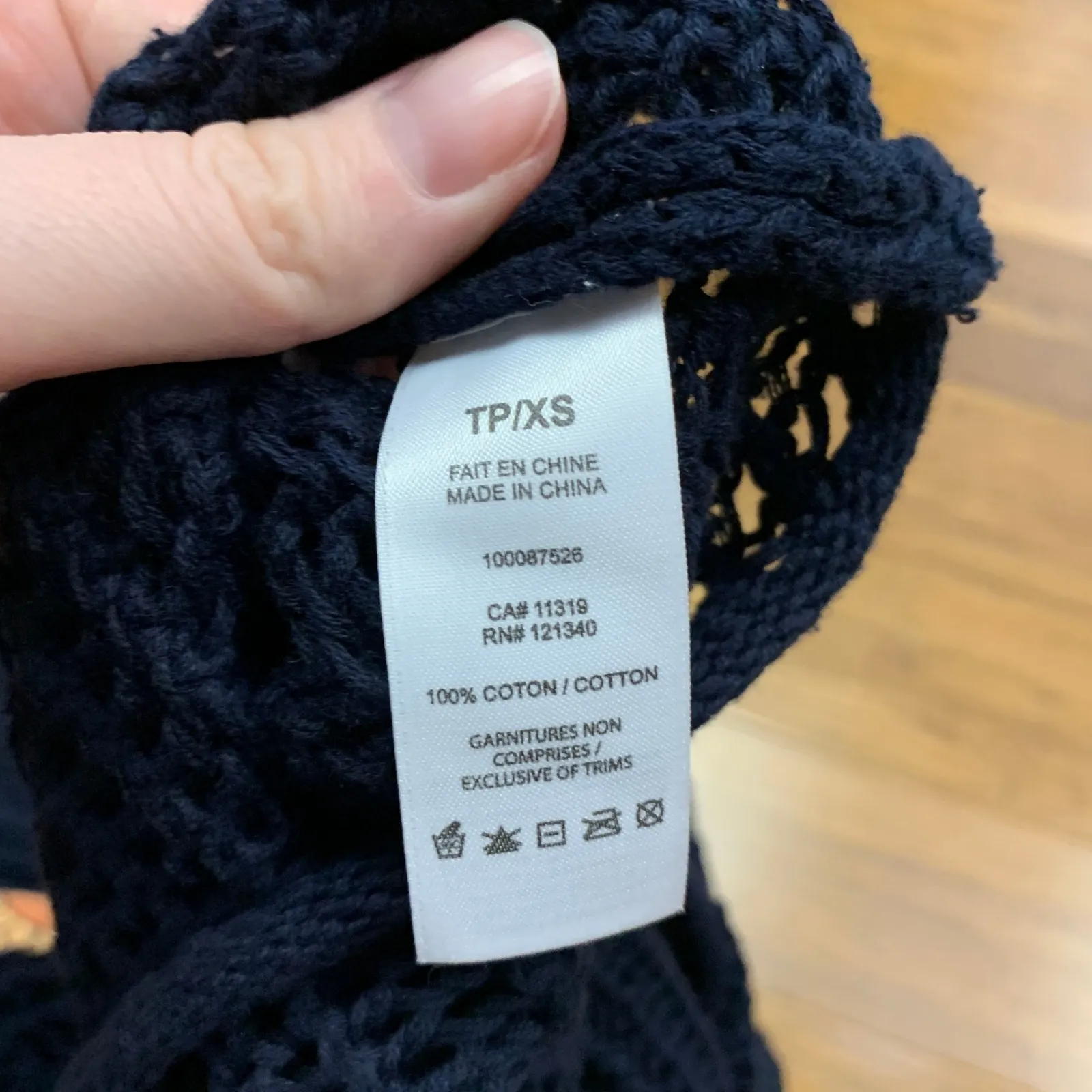 Garage Womens Size XS Navy Blue Open Crochet Knit Long Sleeve Cropped Sweater‎ - Image 6