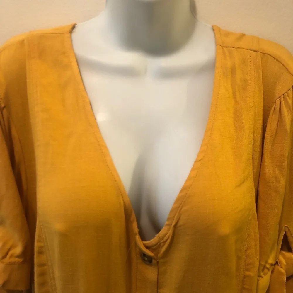 Torrid Fit N Flare Rayon Slub Top Tied Short Sleeve Sz 4X Maize Yellow Button Up - Image 5