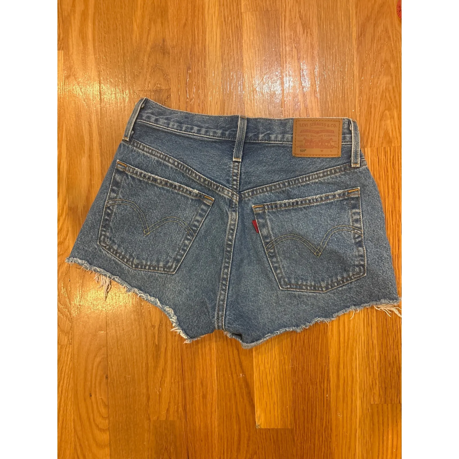 Levi's 501 Cut Off Denim Jean‎ Shorts Distressed Frayed Raw Hem W24 - Image 2