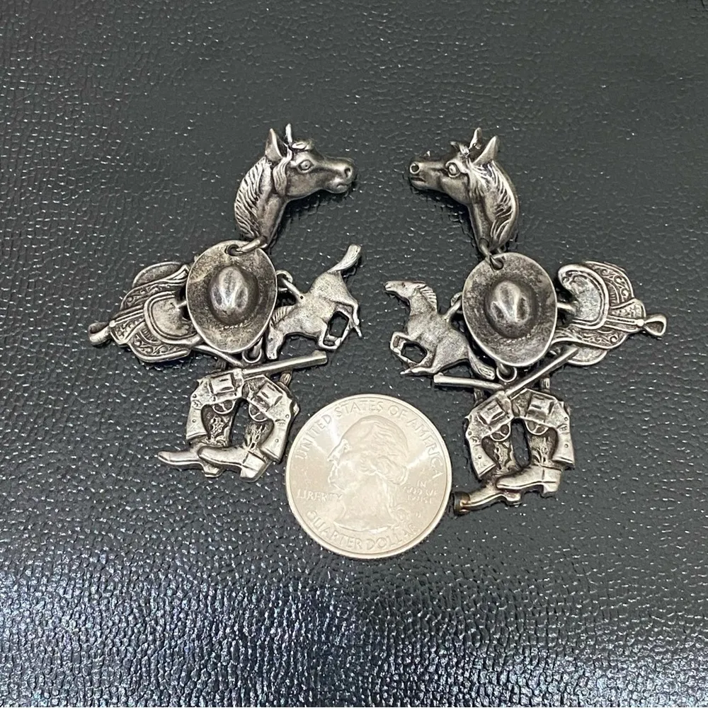 Unique Vintage Pewter Western Horse Saddle Cowboy Hat Boots Gun Charms Earrings - Image 5