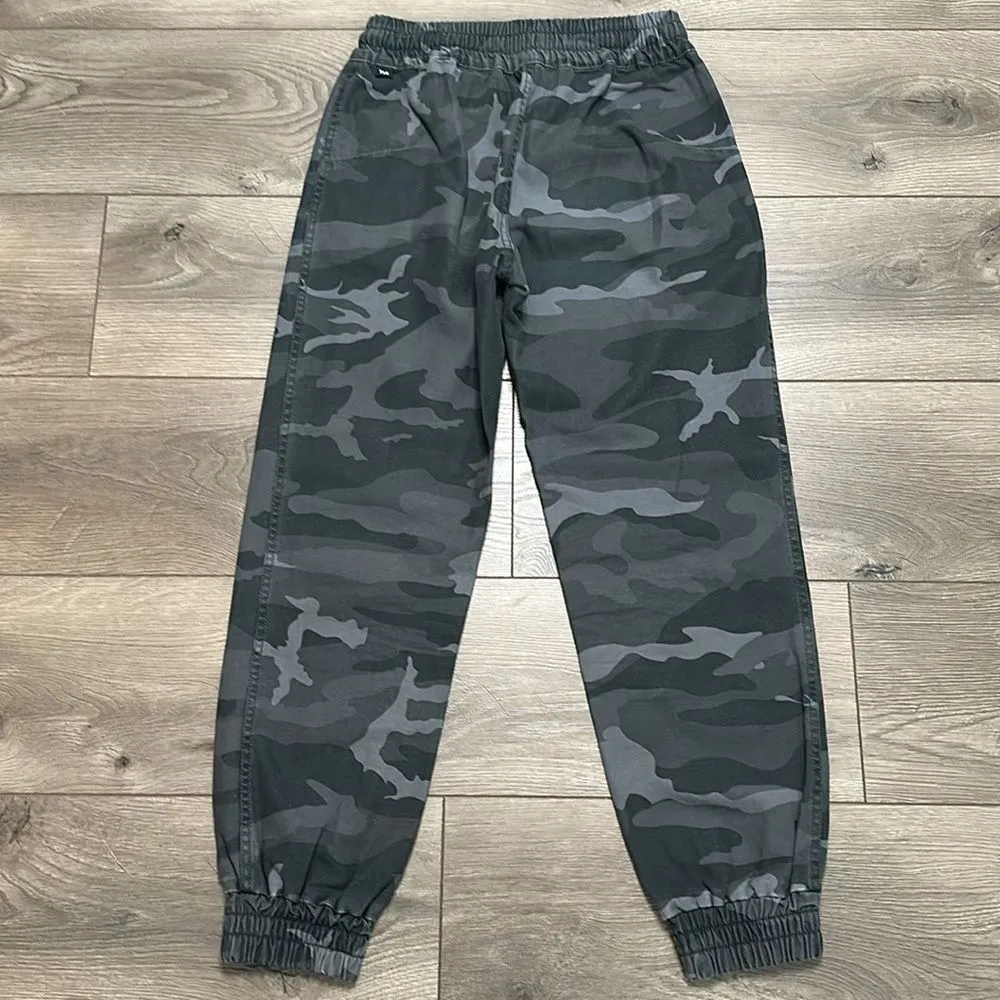 TNA By Aritzia Alix Gray Green Camo Mid Rise Jogger Pants‎ Size XS - Image 4