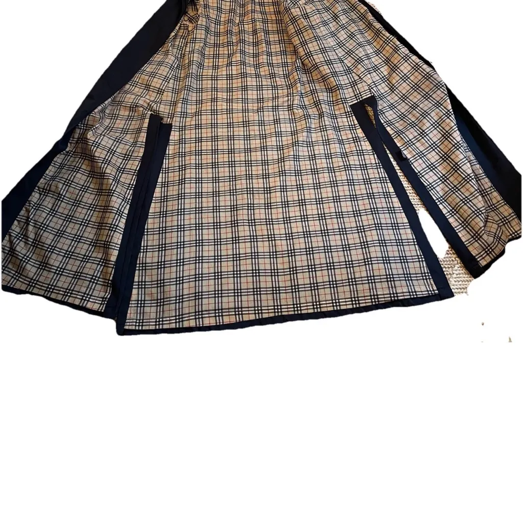 Vintage Women’s Bernardo Black Trench Coat Plaid Lining Rain Hong Kong Size 14 - Image 7