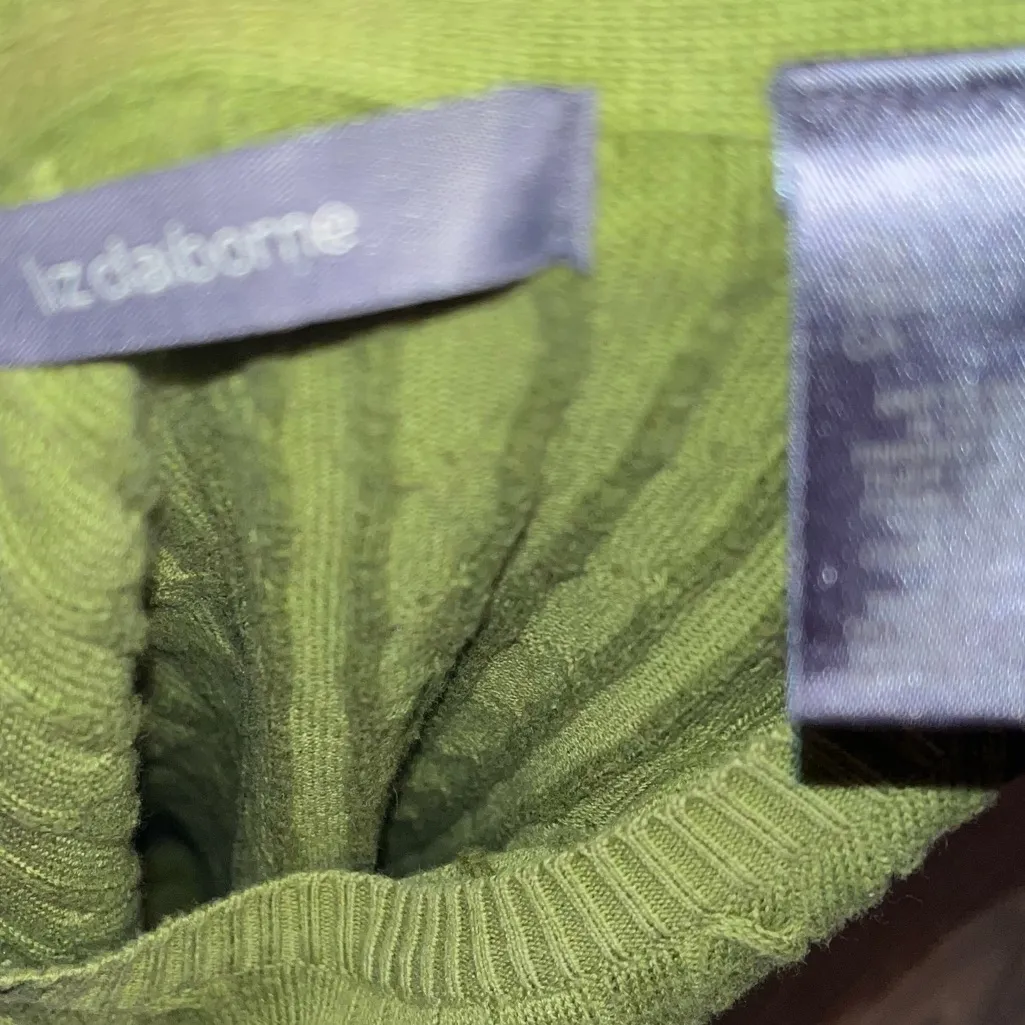 Vintage y2k early 2000s cable knit Liz Claiborne embroidered crest sweater - Image 3