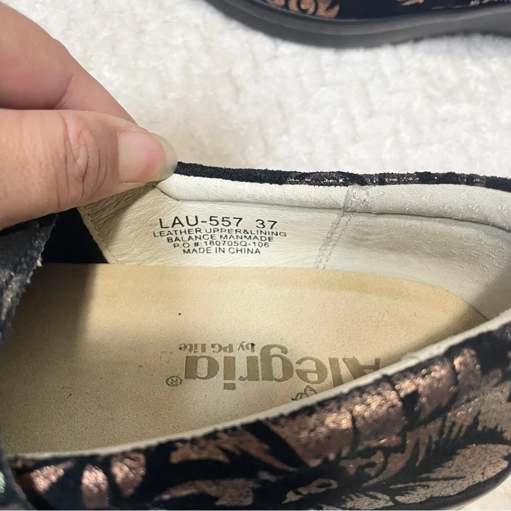 Alegria Women’s Black Leather Metallic Floral Comfort Slip On Shoes Size 37/6.5 - Image 5
