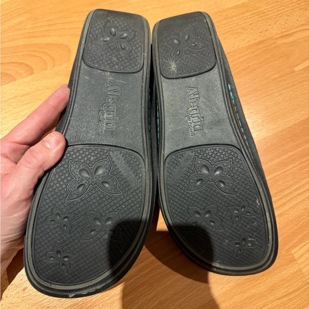 Alegria Women's Multicolor Patterned Mules - Image 2