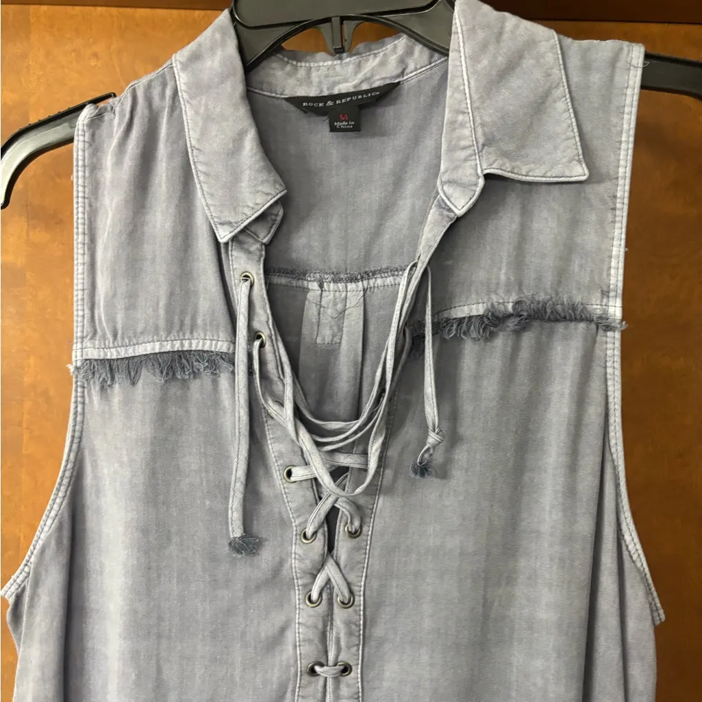 New Rock & Republic Sleeveless Shirt Blouse Size M Lace Up Neck - Image 4