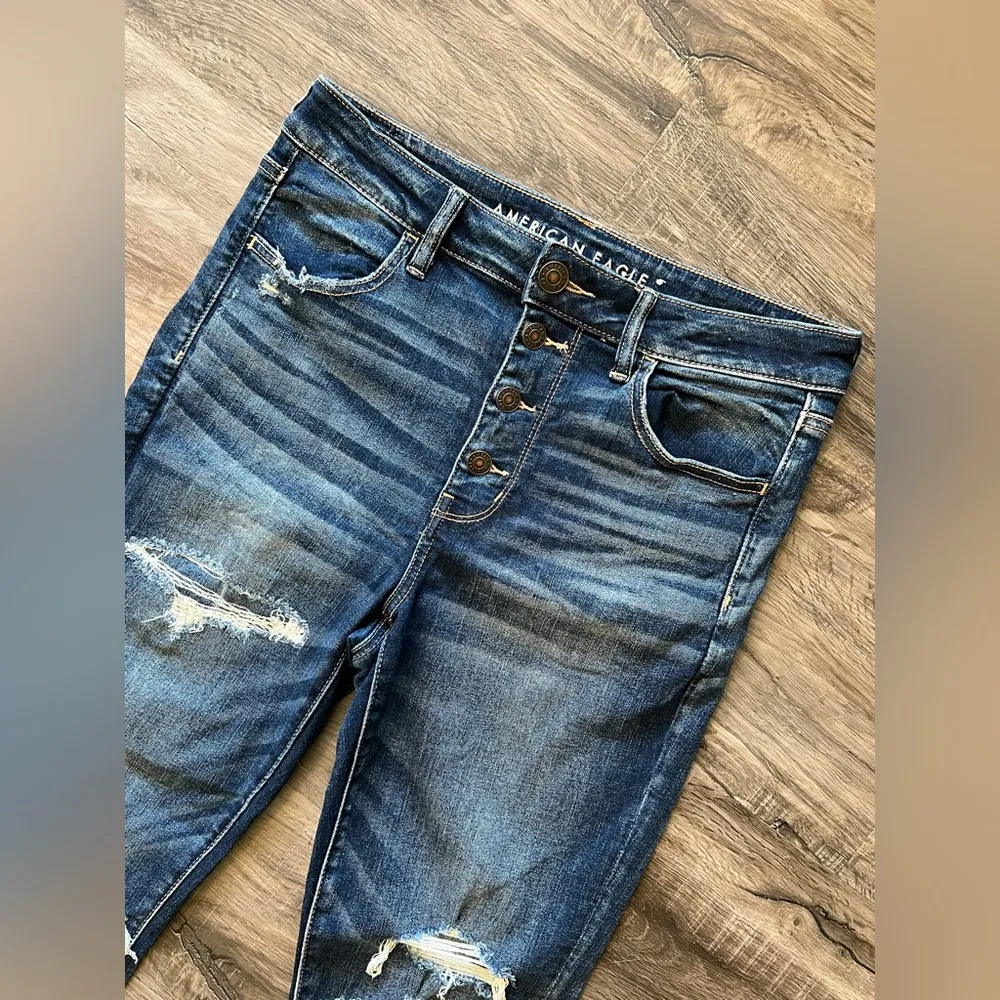American Eagle Distressed Jeans - Image 3