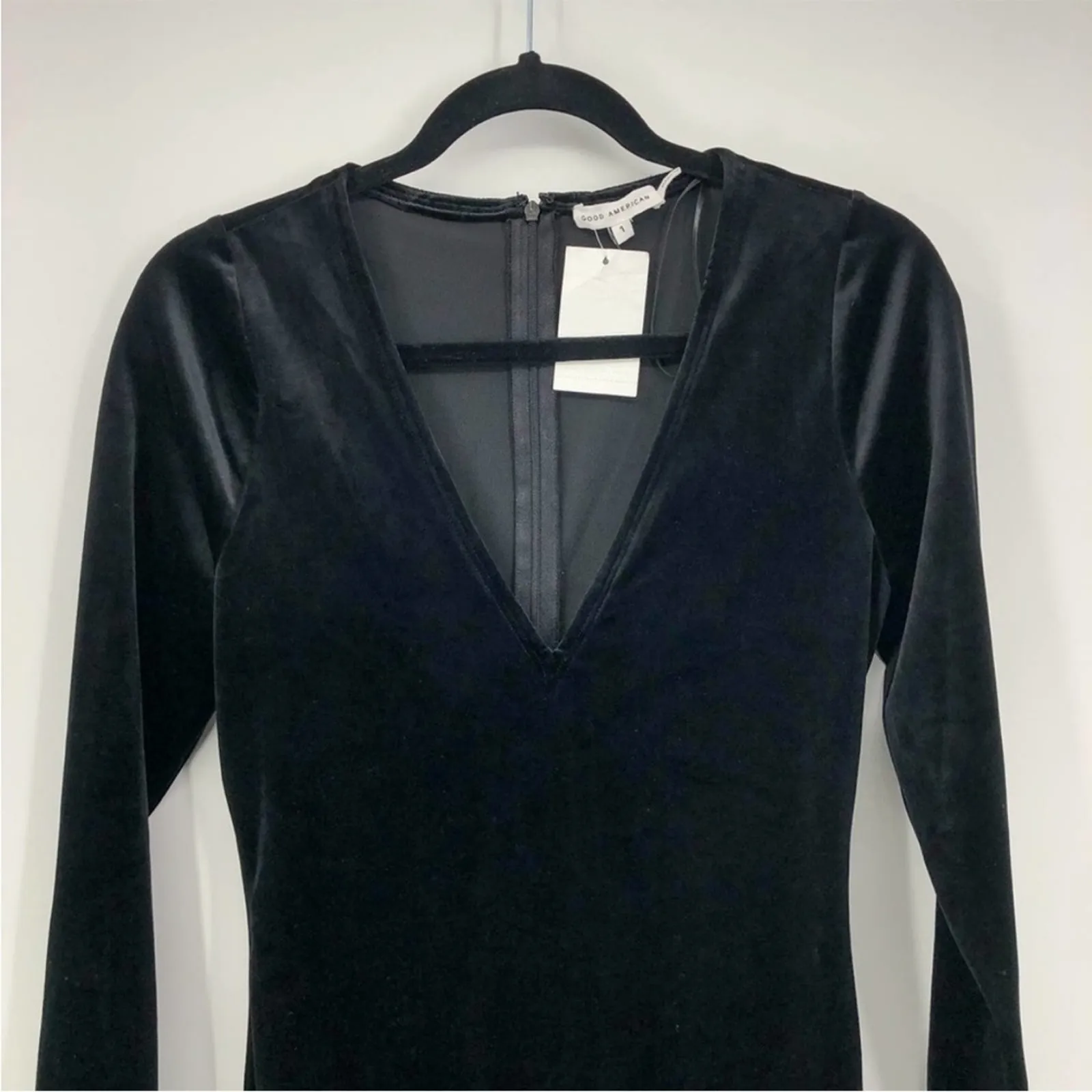 Good American Black Velvet Deep V Midi Dress Size 1/Small Long Sleeve NEW - Image 4