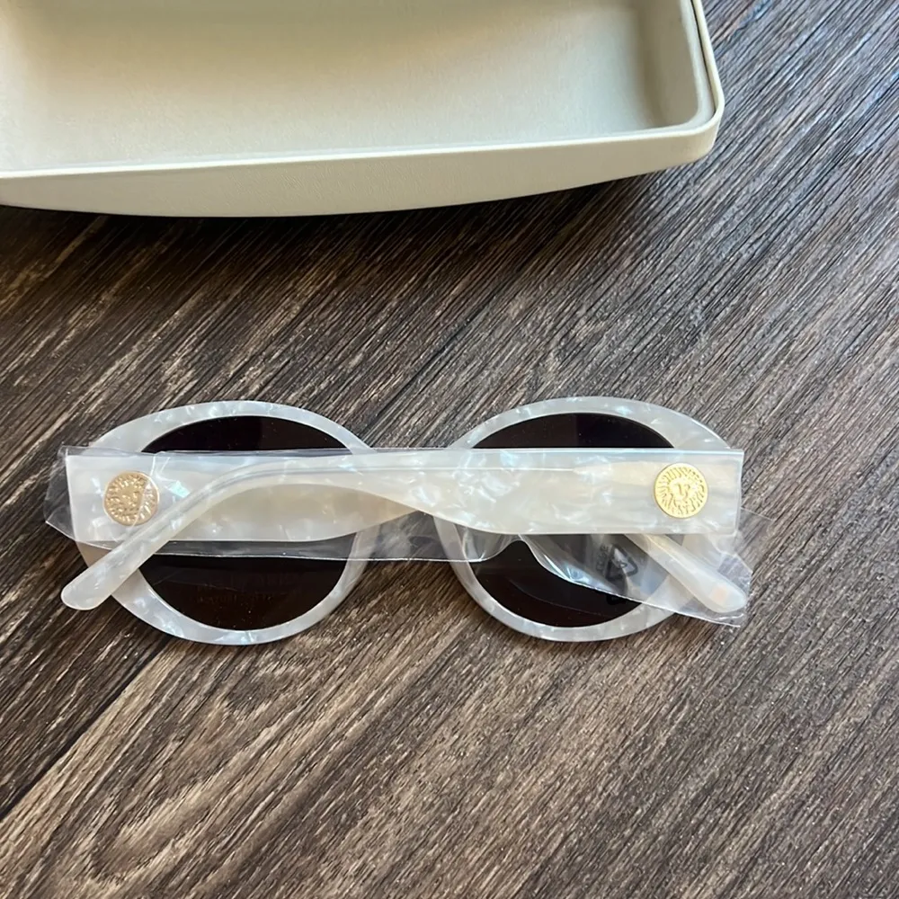 Anne Klein AK7090 Sunglasses - Image 2