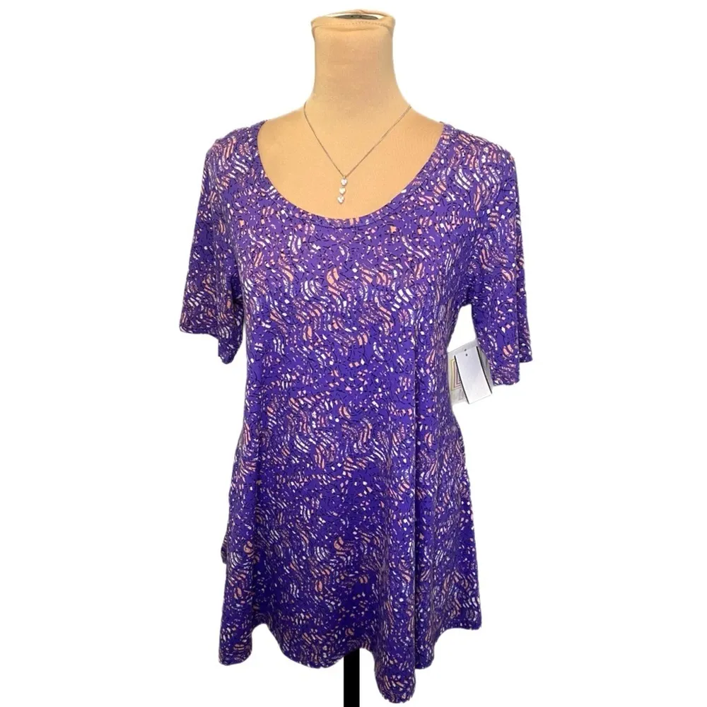 LuLaRoe Top Purple Floral Stretch Short Sleeve Perfect T Shirt Fits Size 0-6 New - Image 2