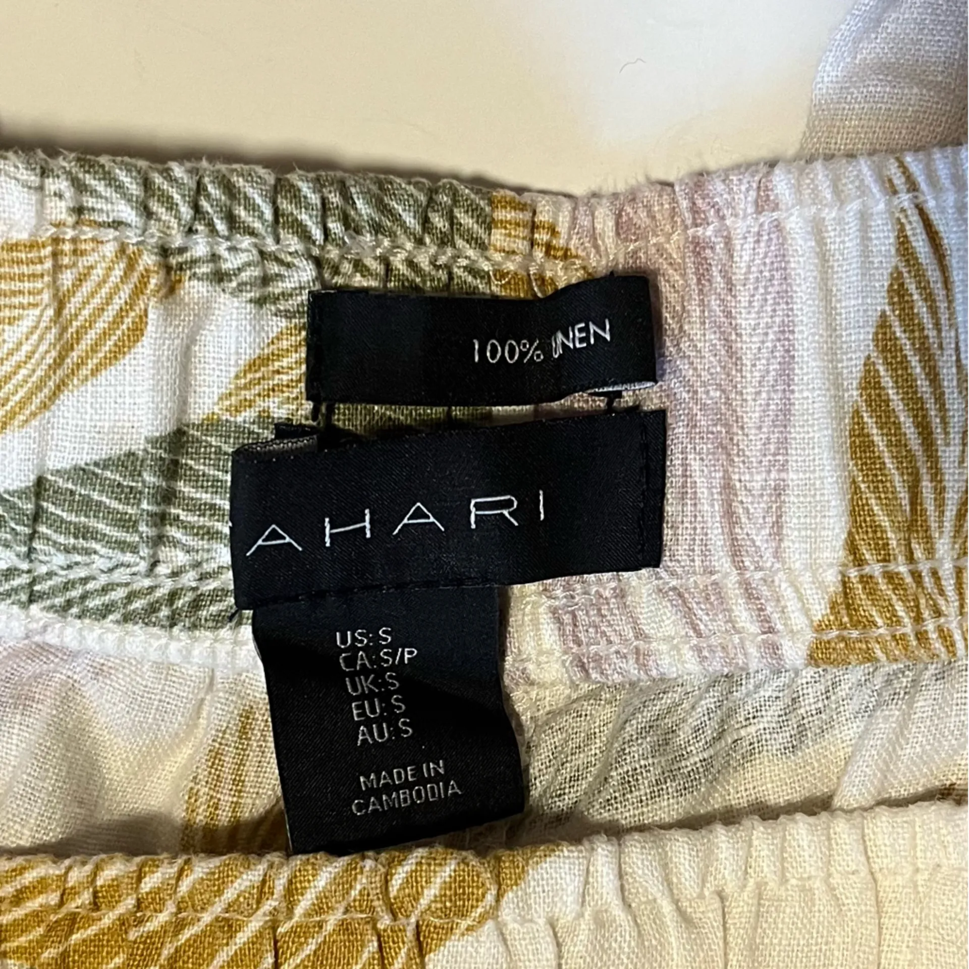 Tahari Linen Leaf Print Wide Leg Pants in Green, Gold, and Cream - Image 3