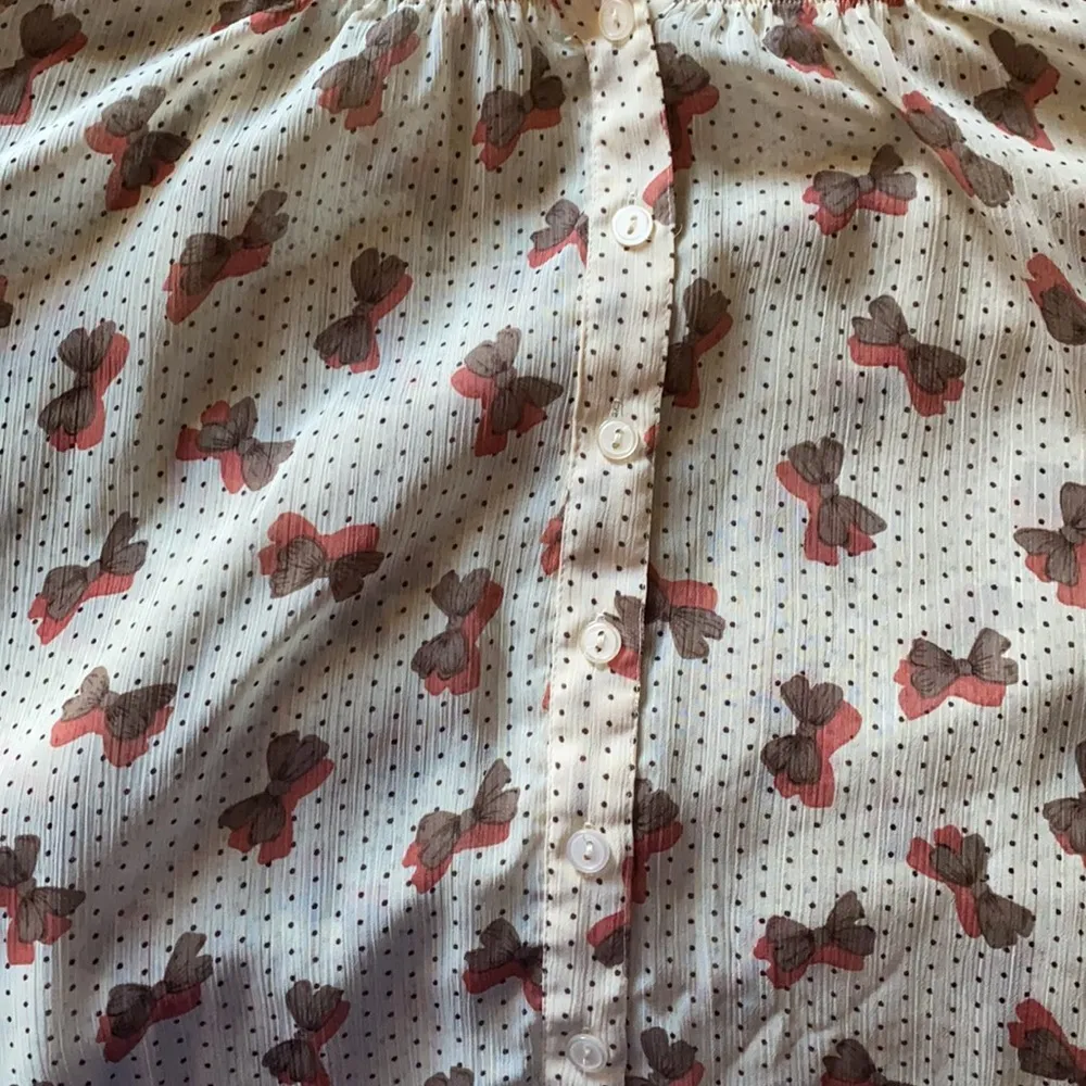 Forever 21 Hi-Low Brown and Cream Polka Dot and Bow Blouse Size Small - Image 5