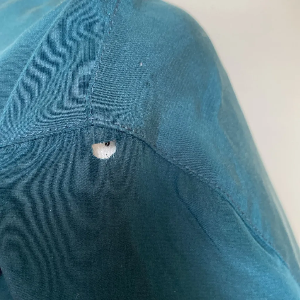 4/$20 VTG 100% Silk Jones New York Short Sleeve Blouse - Image 3