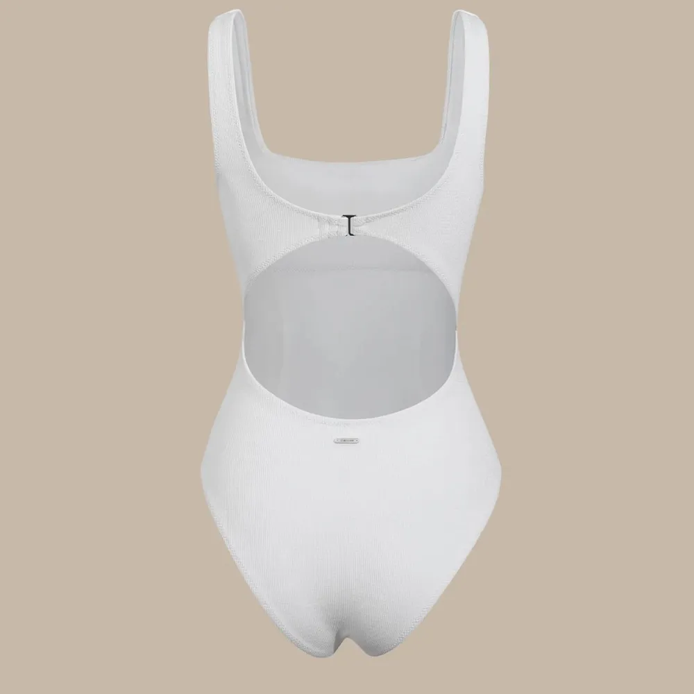 Berlook White Cut Out One - Image 5