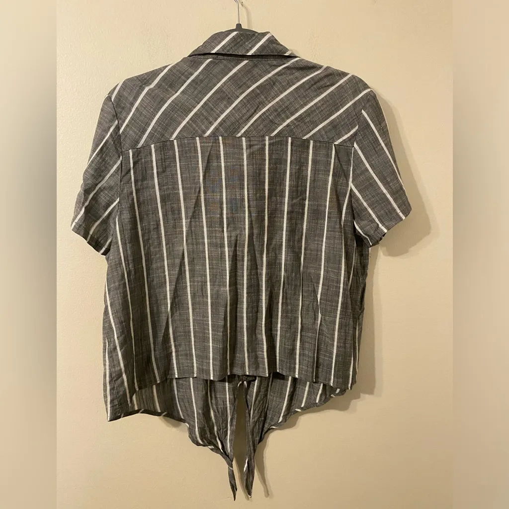 New NWT Womens Universal Thread Tie Knot Striped Button Down Size XL Gray‎ White - Image 2