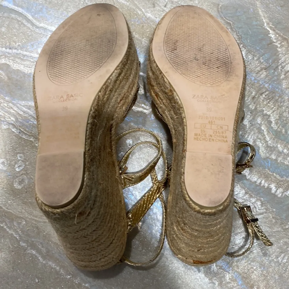 Zara Platform Gold Sandals Size 9 - Image 7
