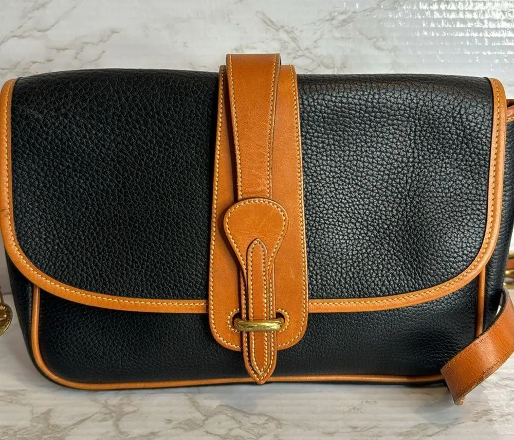 Dooney & Bourke Vtg equestrian blk Pebbled Leather with Brown Trim crossbody - Image 2