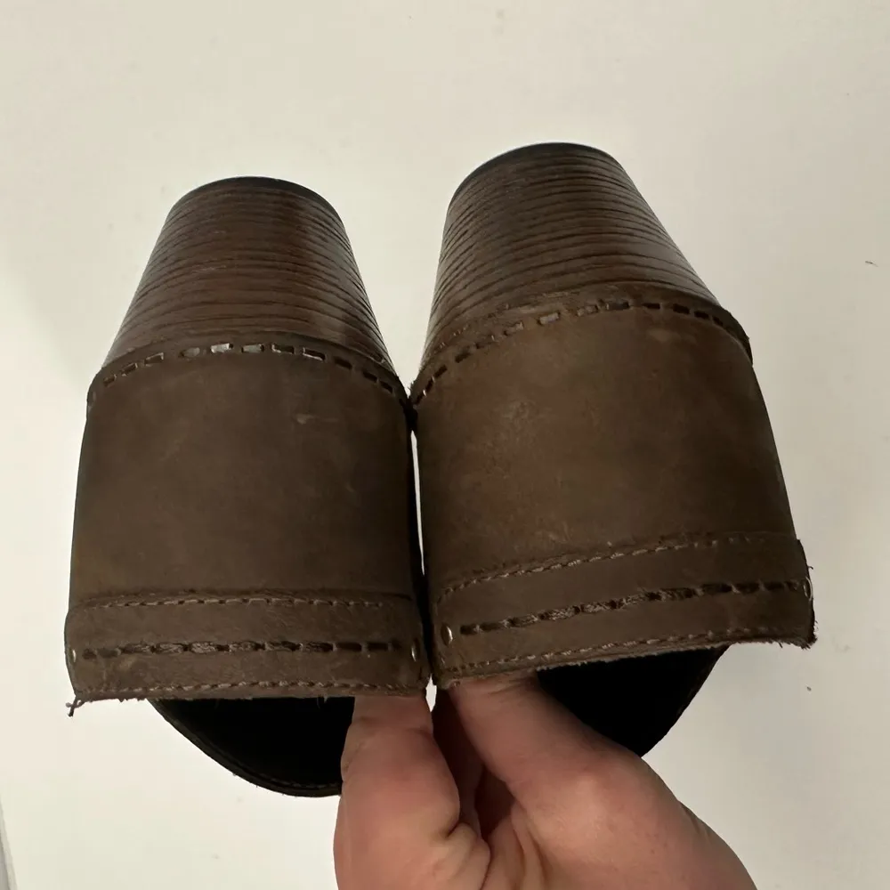 Dansko Women’s Mavis Milled Nubuck Studded Slip On Clog Size EU 37 - US 6.5/7.0 - Image 6