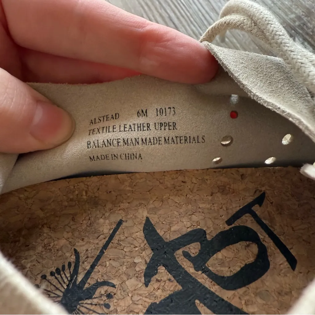 OTBT Alstead Suede Leather Sneakers in a Light Beige Color Size 6 - Image 7