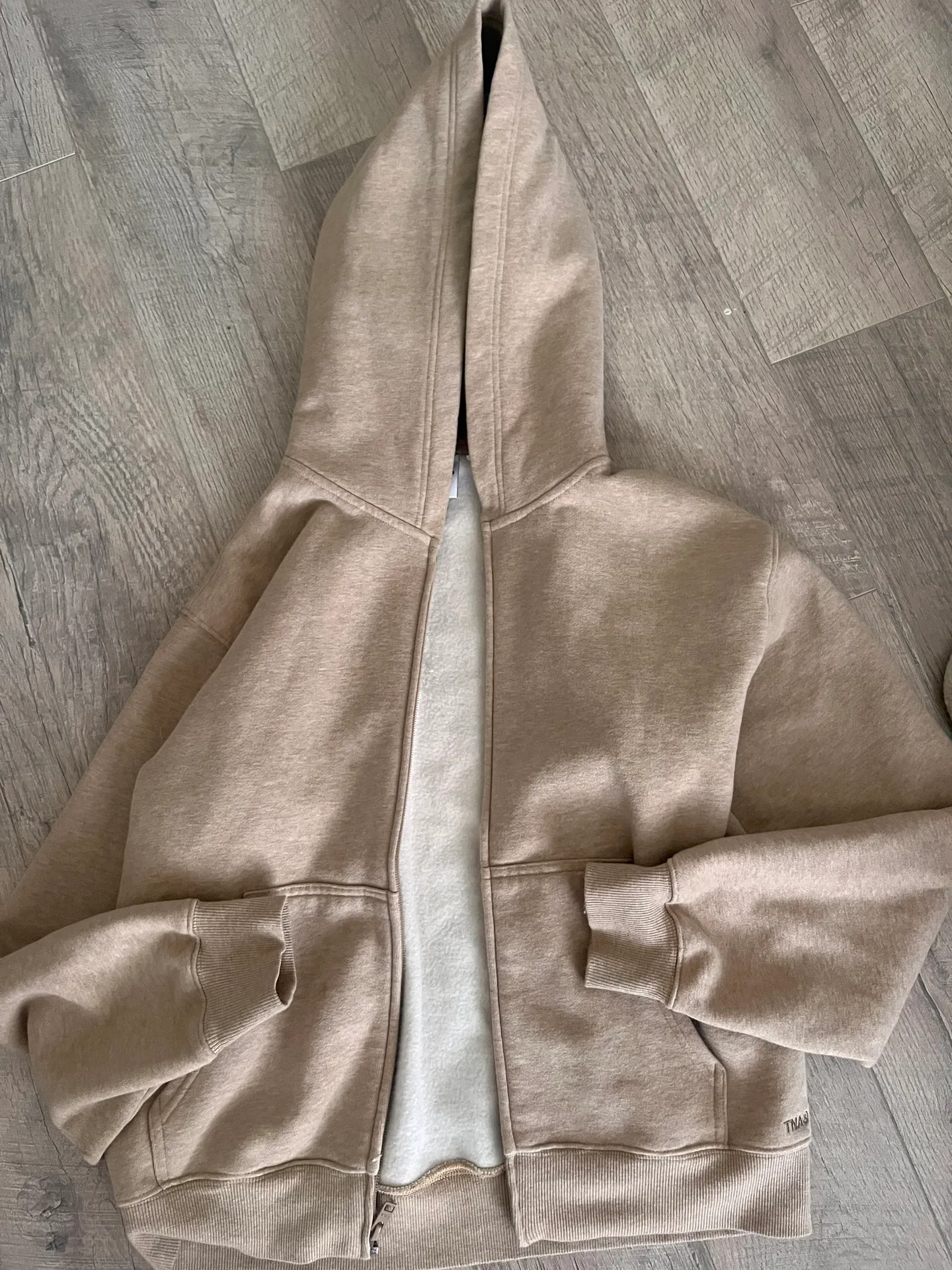 Aritzia Aritizia Hoodie - Image 4