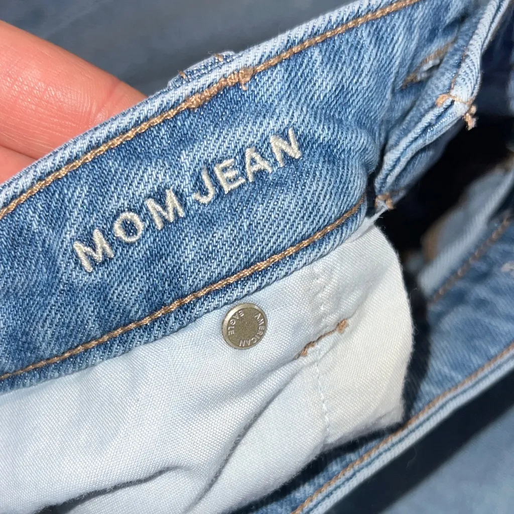 American Eagle Outfitters Women's Light Blue Boyfriend Jeans - Image 5