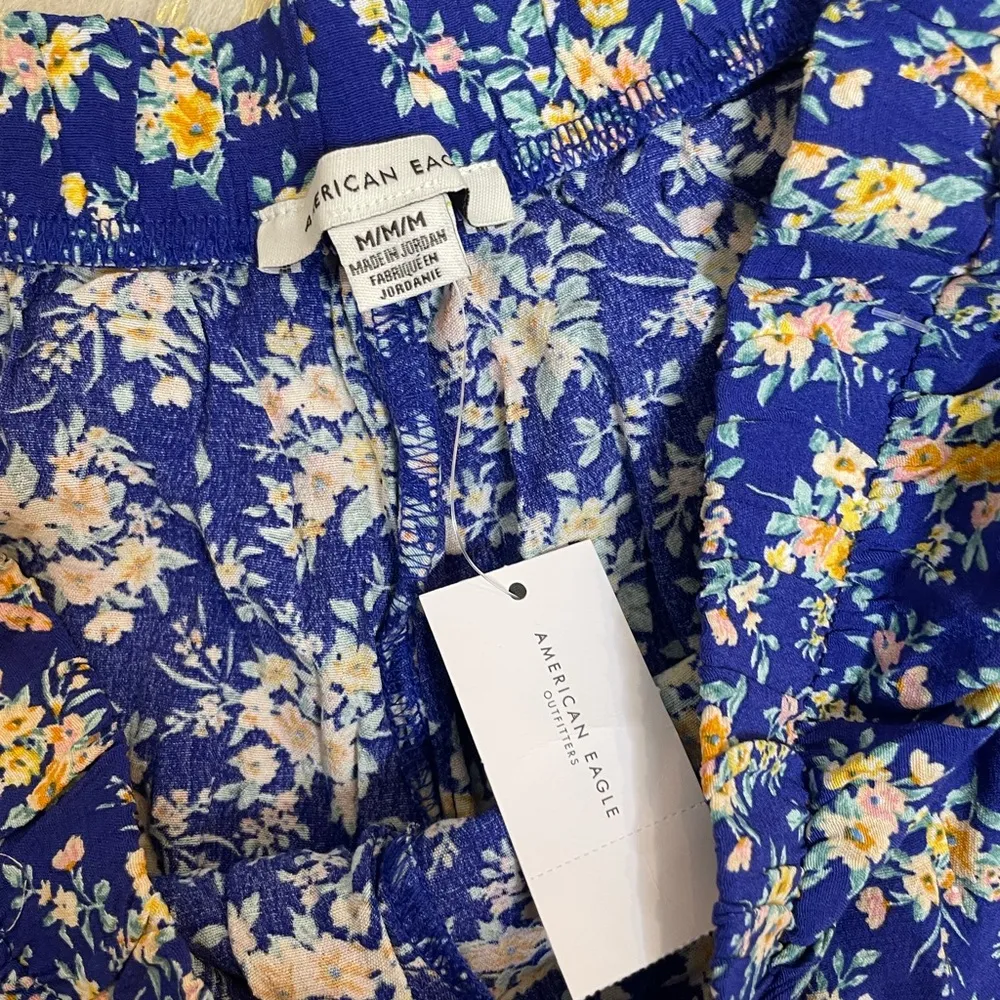 American Eagle blue floral ruffle mini shorts - Image 2