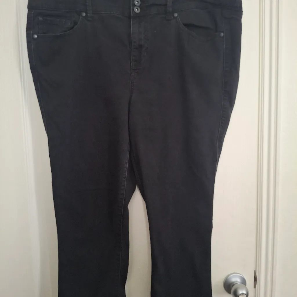 Torrid Sz 20 Women's Black Crop Jegging - Image 2