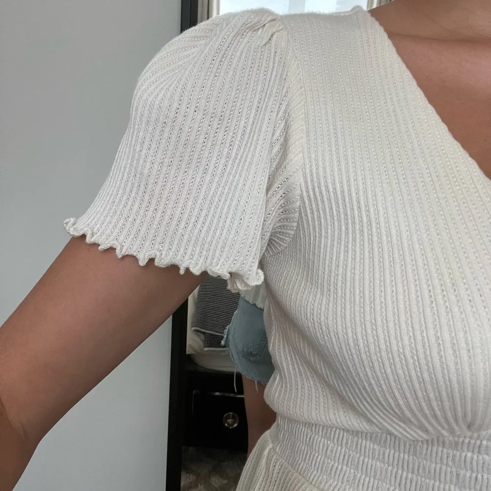 Deep V Lettuce Trim Blouse - Image 6