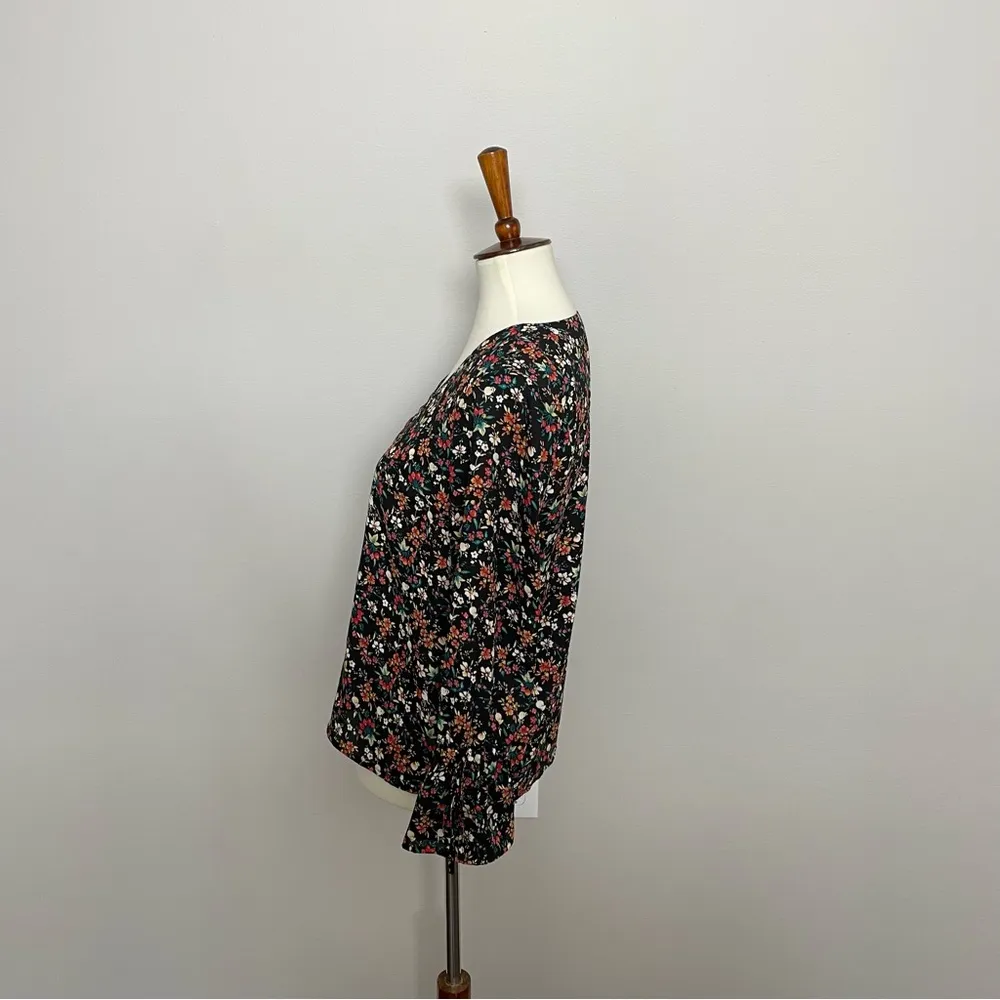 J Crew Top Mercantile Bell Bow Cuff V Neck Floral Winter Berry Lightweight Black - Image 4