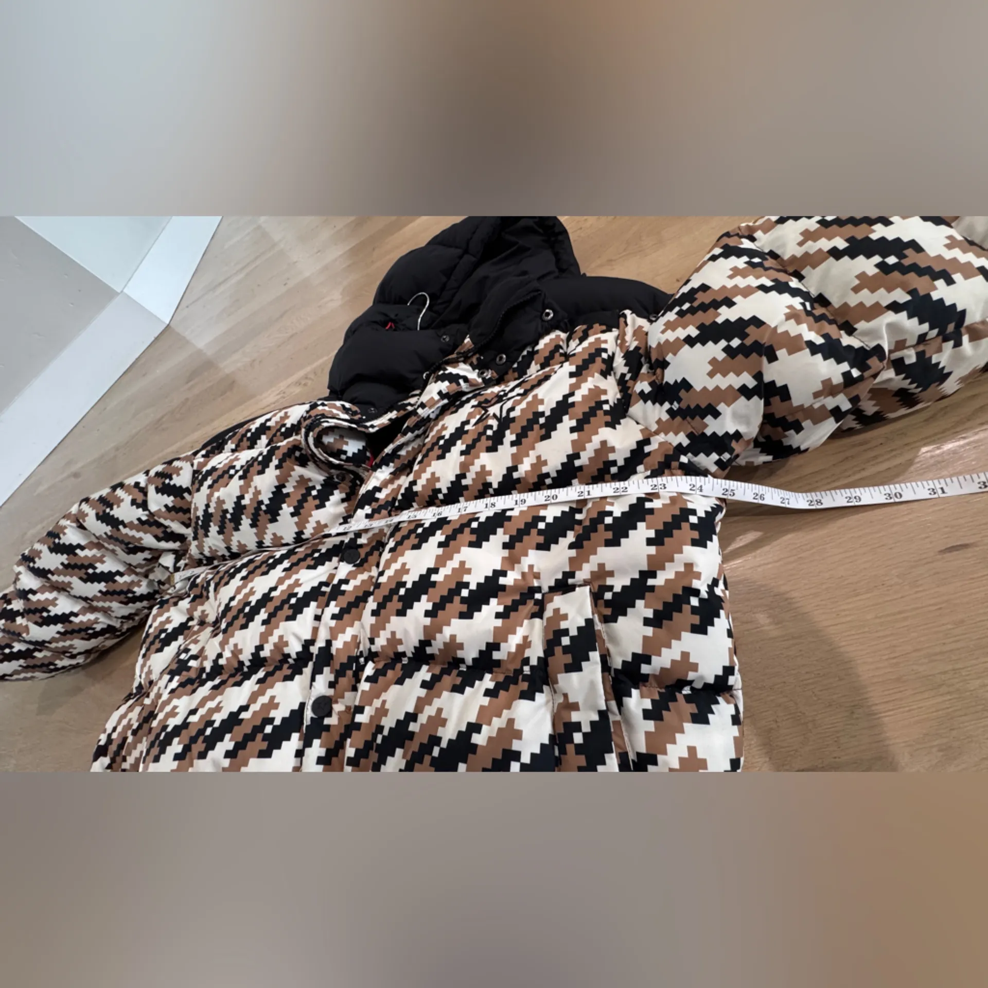 Perfect Moment Puffer II houndstooth down ski jacket tan black white size XL - Image 13