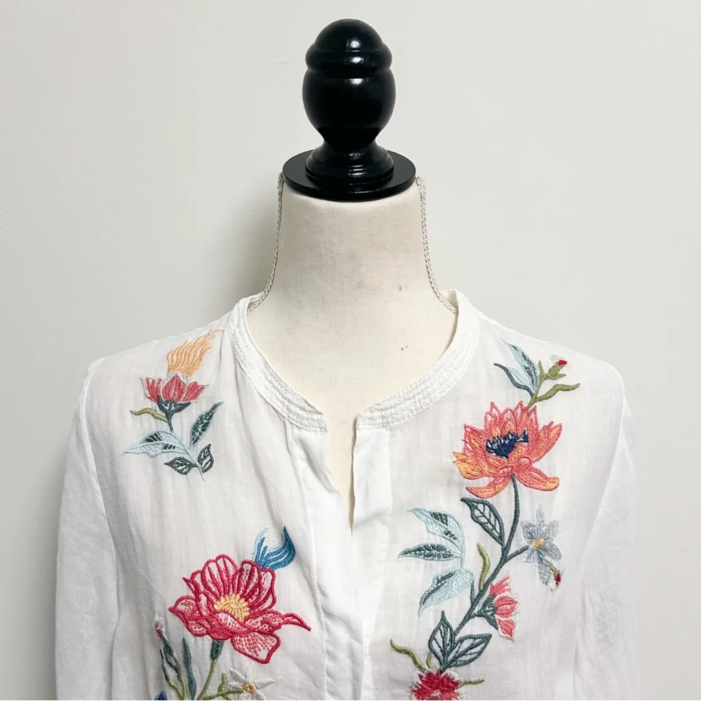 Johnny Was Workshop White Embroidered Jordan Voyager Button Up Woven Tunic Small - Image 3