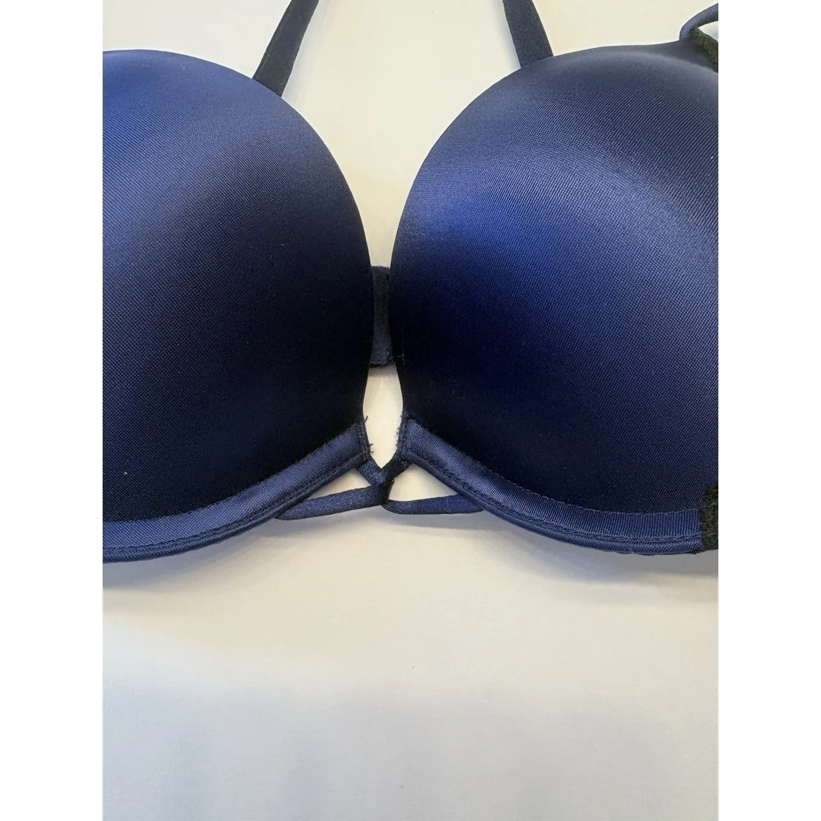 Victoria's Secret Bombshell Plunge Super Push-up Bra Sz 32B Satin Lace Navy NEW - Image 6