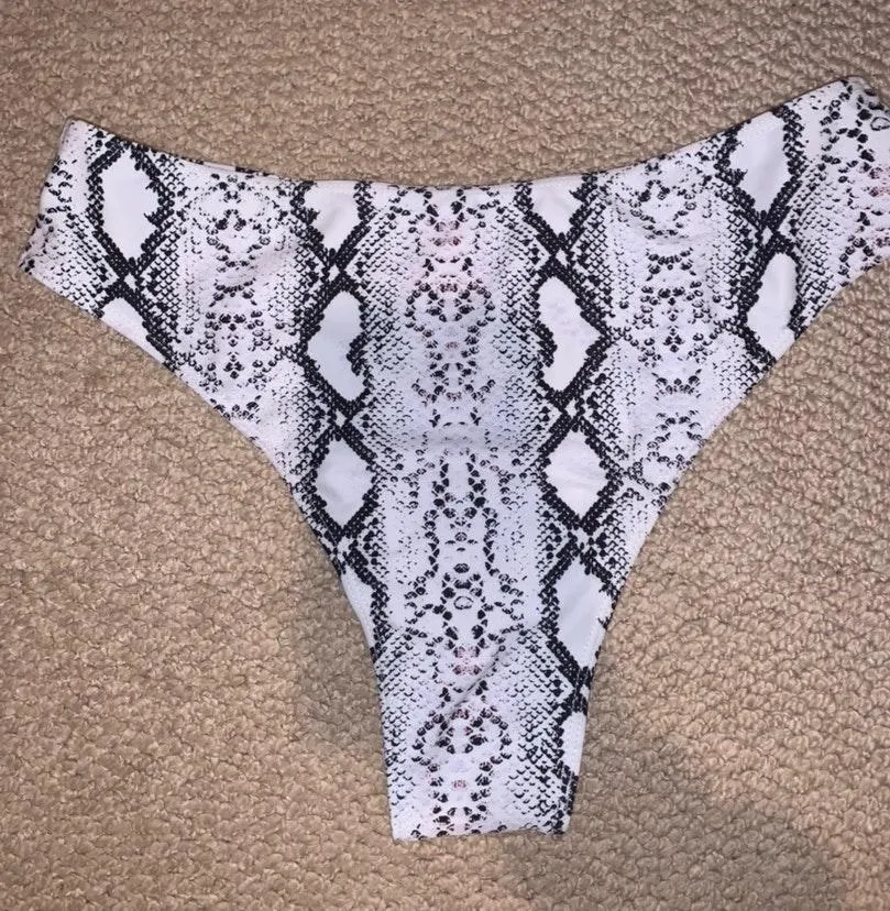 SheIn High Waisted bathing suit bottoms - Image 2