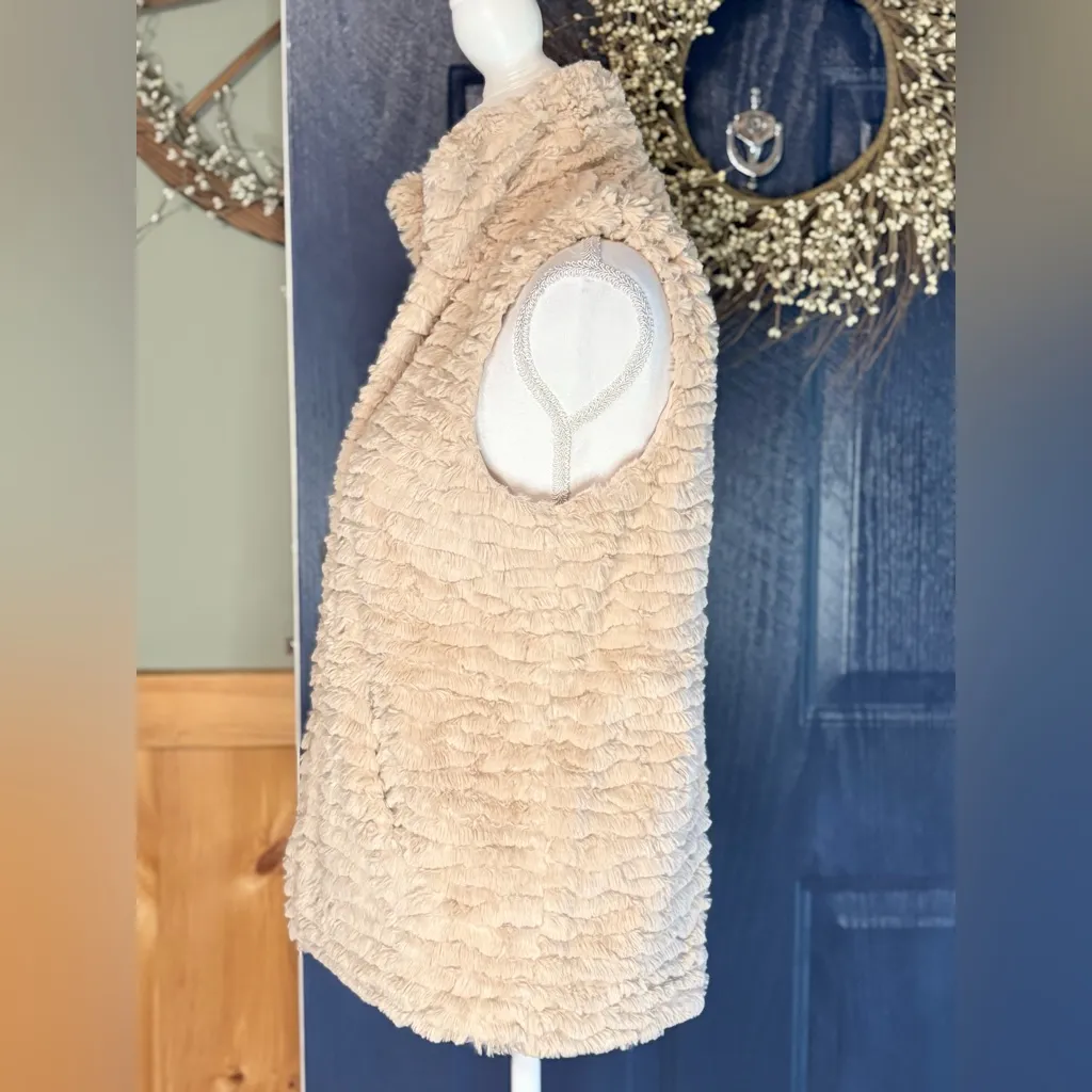 Betsey Johnson Cream Textured Vest - Image 5