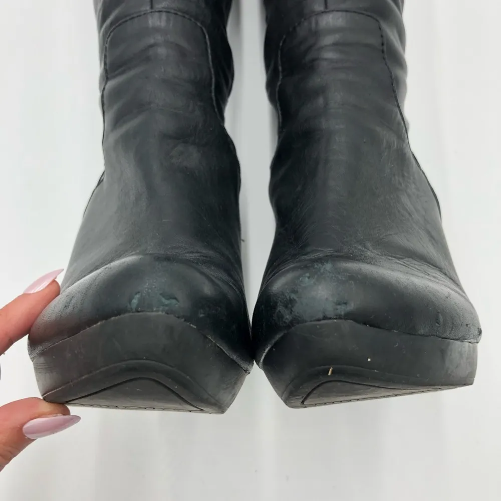 Nine West Black Leather Heeled Boots with Gold Hardware Size 10 - Image 4