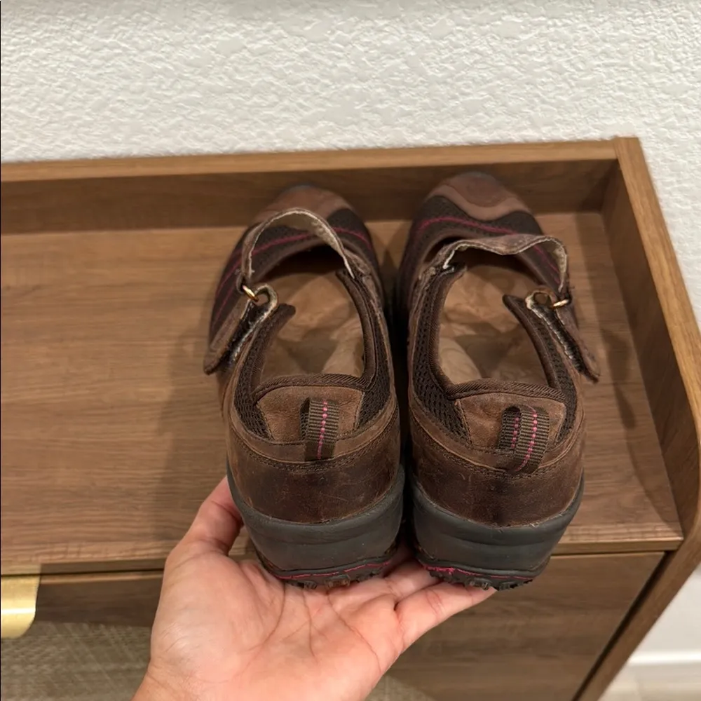 Jambu Brown and Red Sandals with Adjustable Strap - Image 9