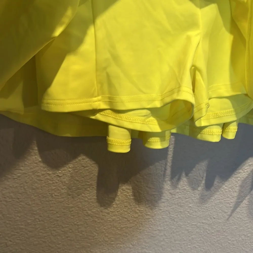 New Women’s Running Athletic Skirt Skort Tennis Skirt Size XS NWT Yellow - Image 3