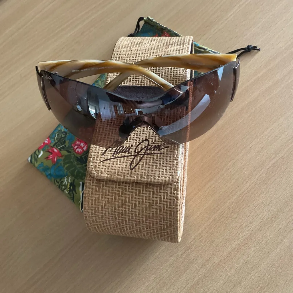 NWT Maui Jim Kula Tortoise Sunglasses with Case - Image 2