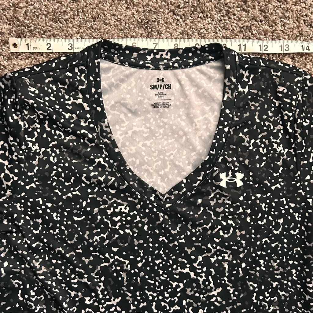 Under Armour Women's Black and White Patterned Tee - Image 7