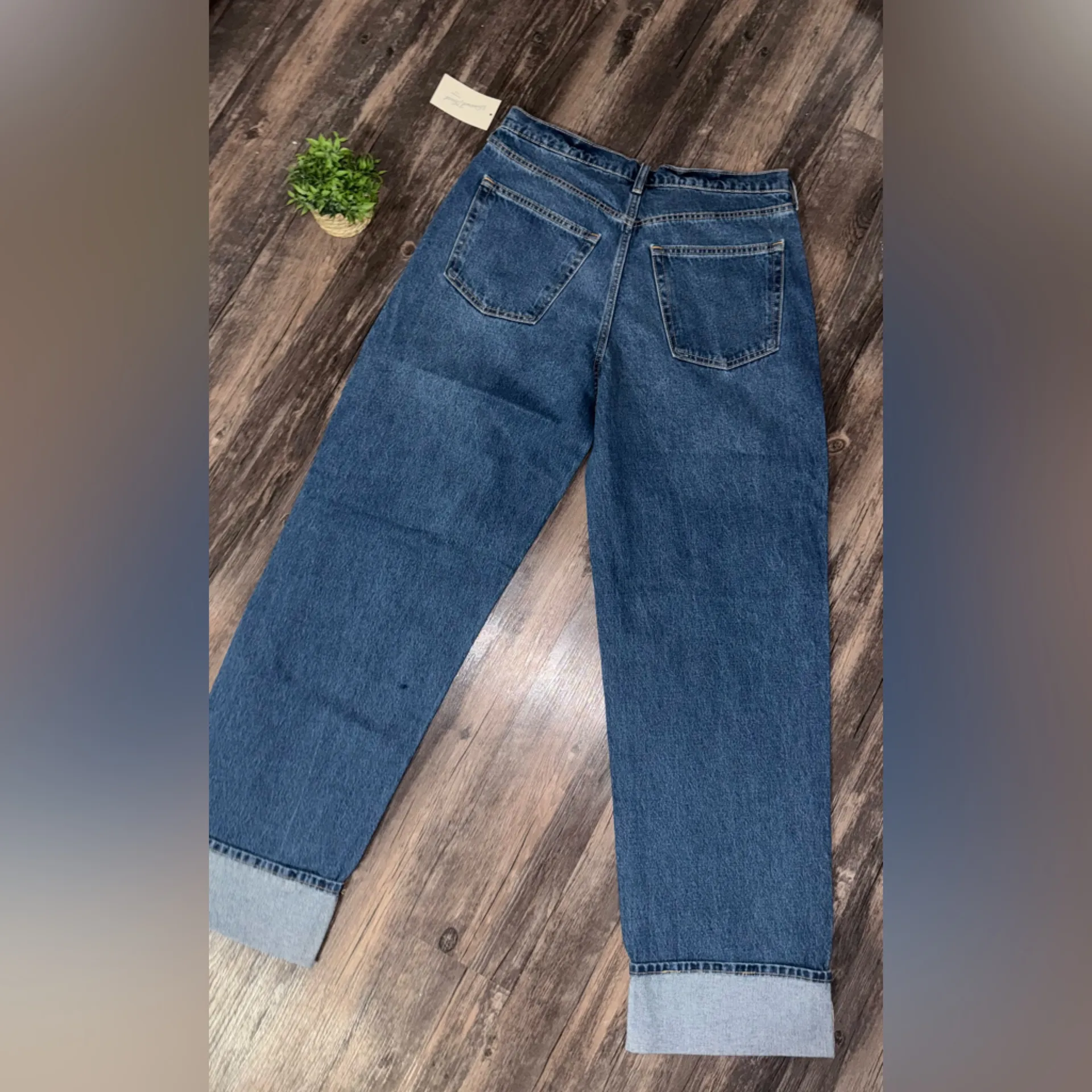 Universal Thread Relaxed Fit Dark Blue Jeans - Image 3