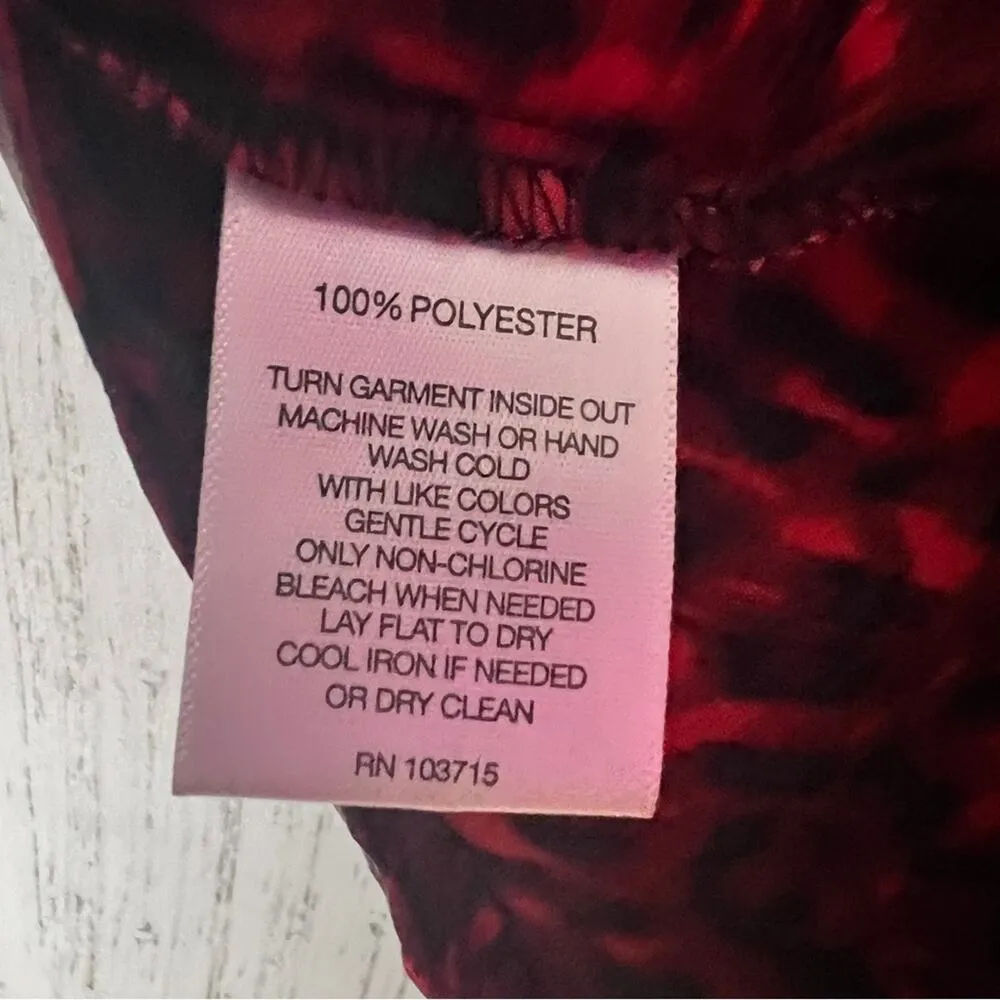 Rebecca Malone Women’s Black and Red Print Blouse 
Sz M
Nwt - Image 11