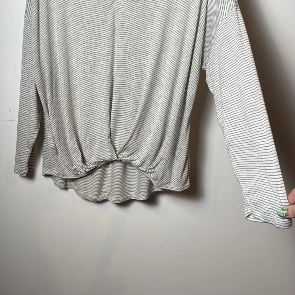 Alya Womens V-Neck Gathered Waist High Low Gray Stripe Shirt size L - Image 5