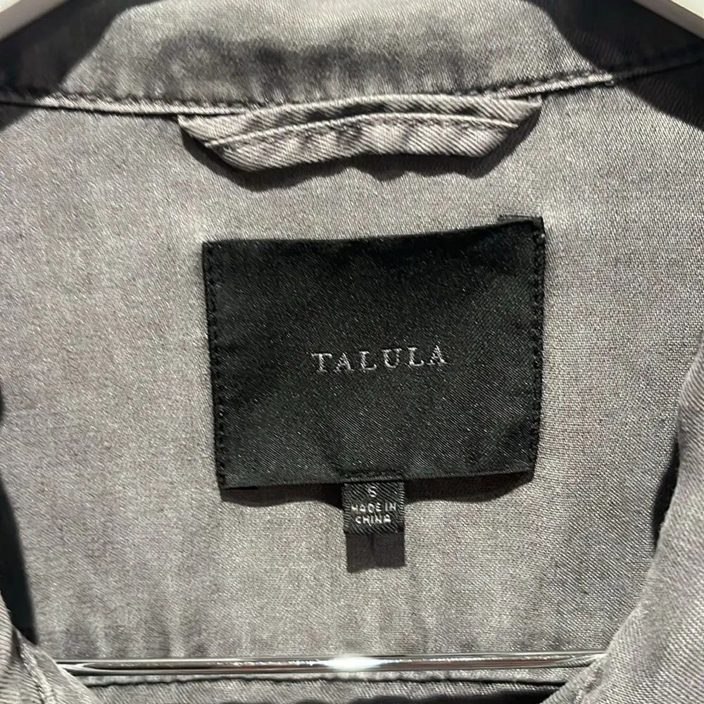 Aritzia Talula Women’s Gray Soft Military Style Cargo Pocket Jacket Size Small - Image 3