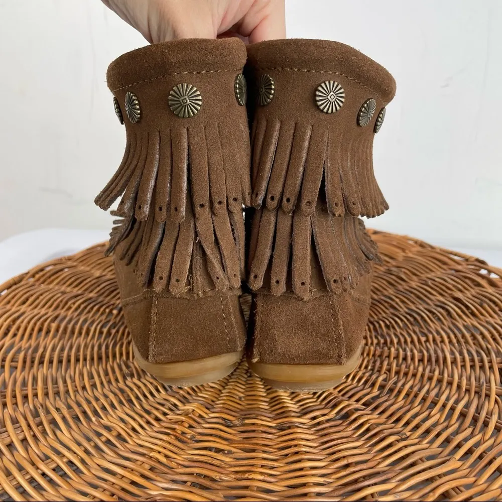 Minnetonka Women's Fringe Moccasins - Image 12
