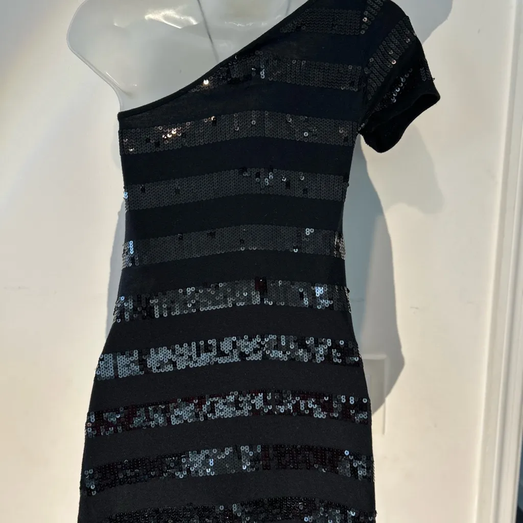 Black Sequin Off - Image 6